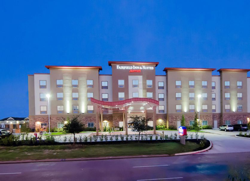 Fairfield Inn & Suites by Marriott Houston North/Spring exterior at night in Spring
