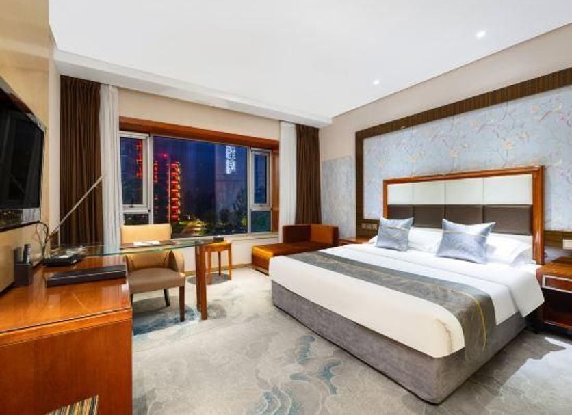 Kaisheng Xingfeng International Air room in Beijing with city view and large bed