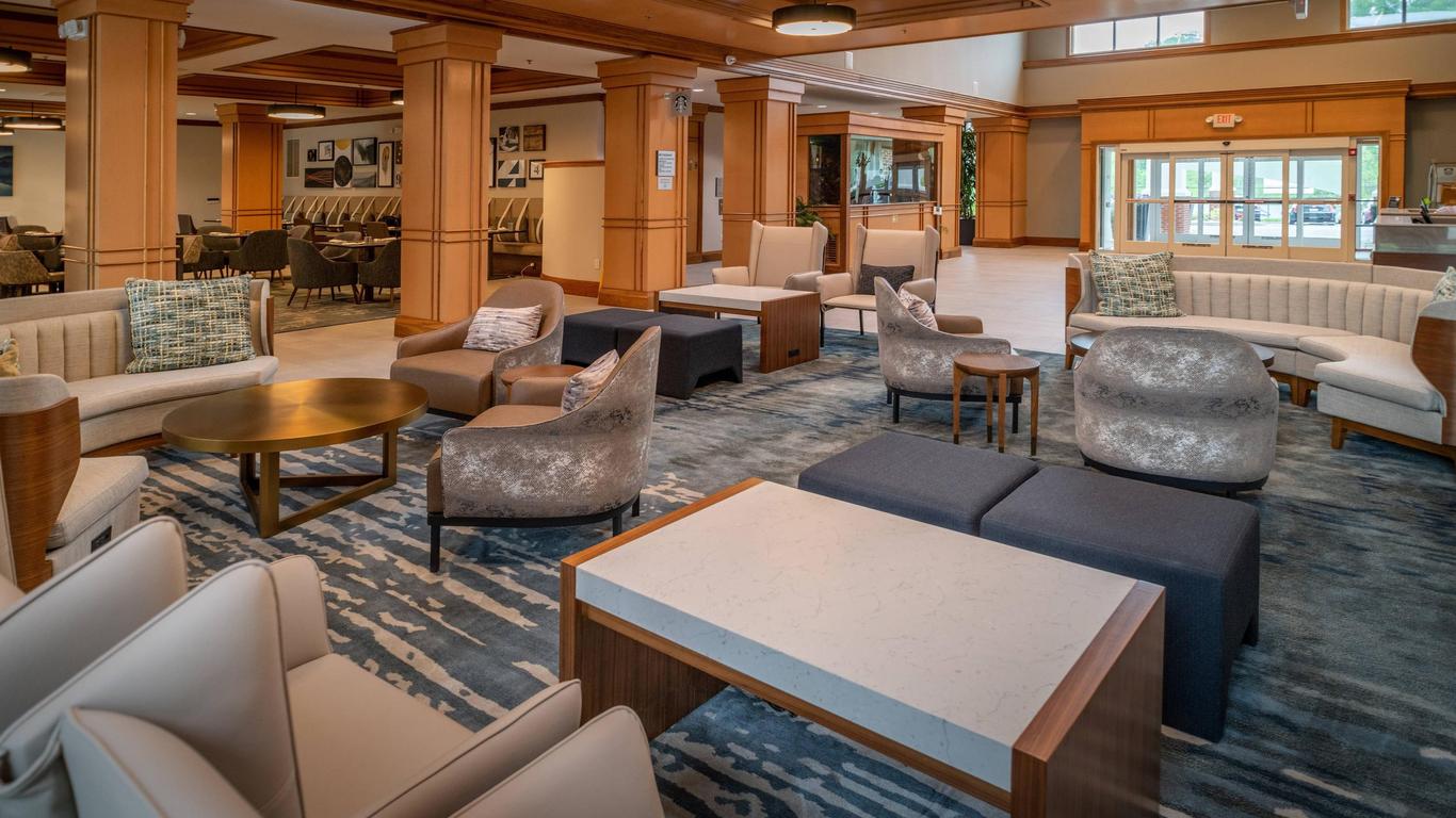 Delta Hotels by Marriott Huntington Mall