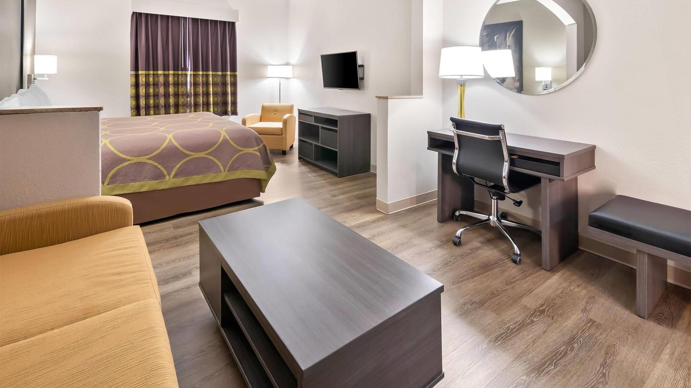 Super 8 by Wyndham Fort Worth Stockyards