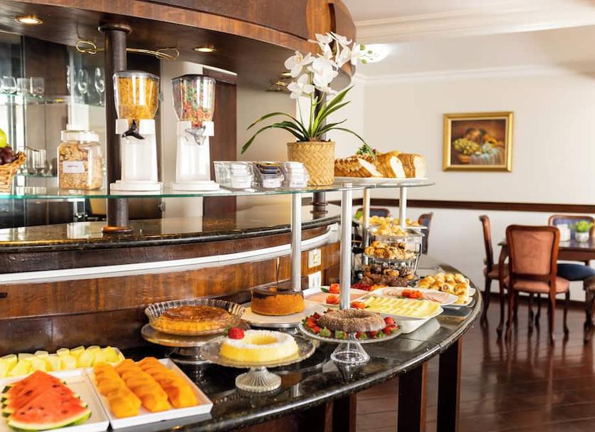 Buffet Photo