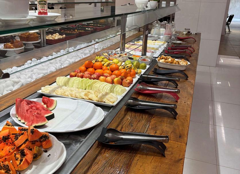 Buffet Photo