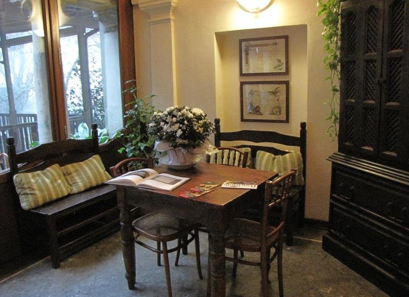 Dining room Photo