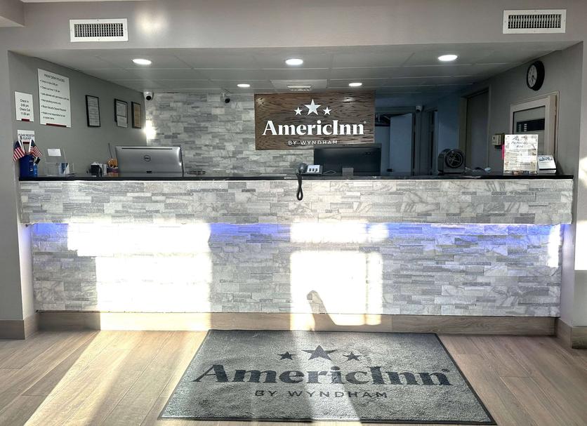 Front desk Photo