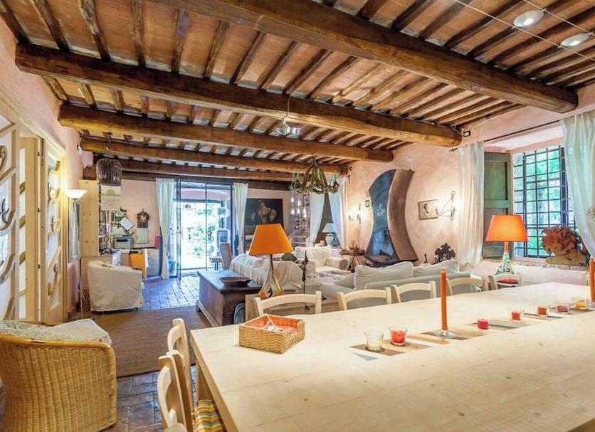 Dining room Photo