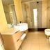 Hotel Del Golfo in Finale Ligure bathroom with glass shower, double sinks and toilet