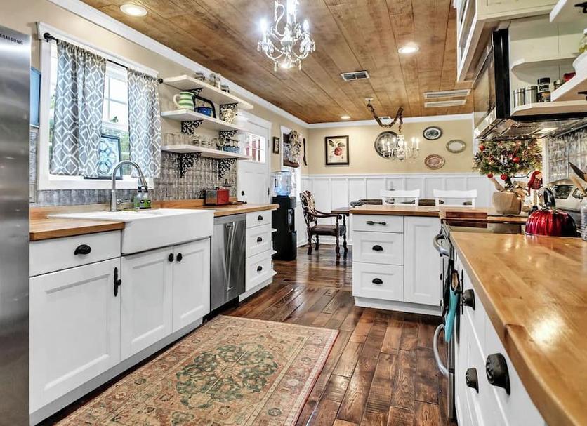 Kitchen Photo