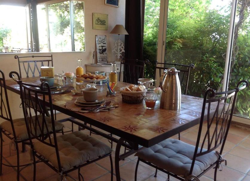 Dining room Photo