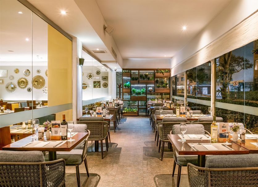 Restaurant Photo