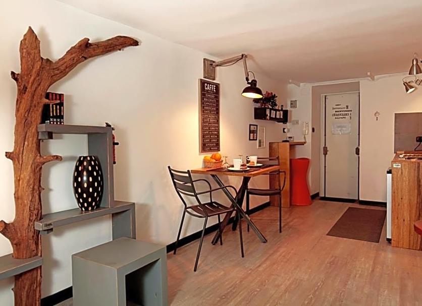 Dining room Photo