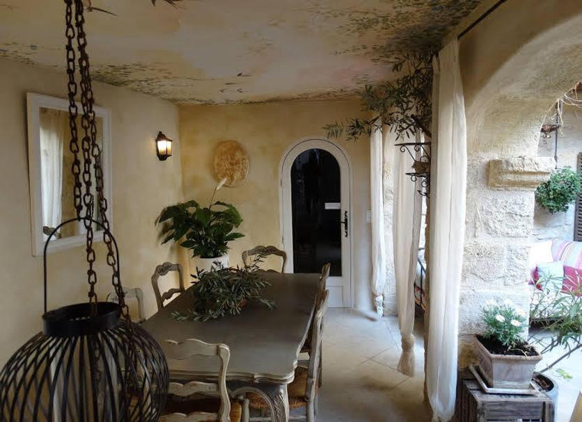Dining room Photo
