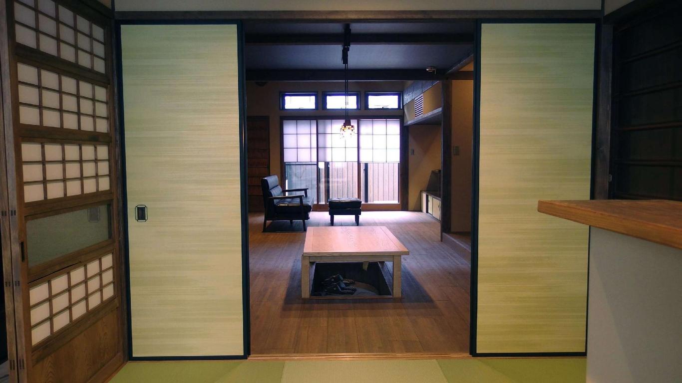 Kyoto Machiya Guesthouse Izayoi