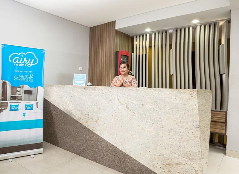 Front desk Photo