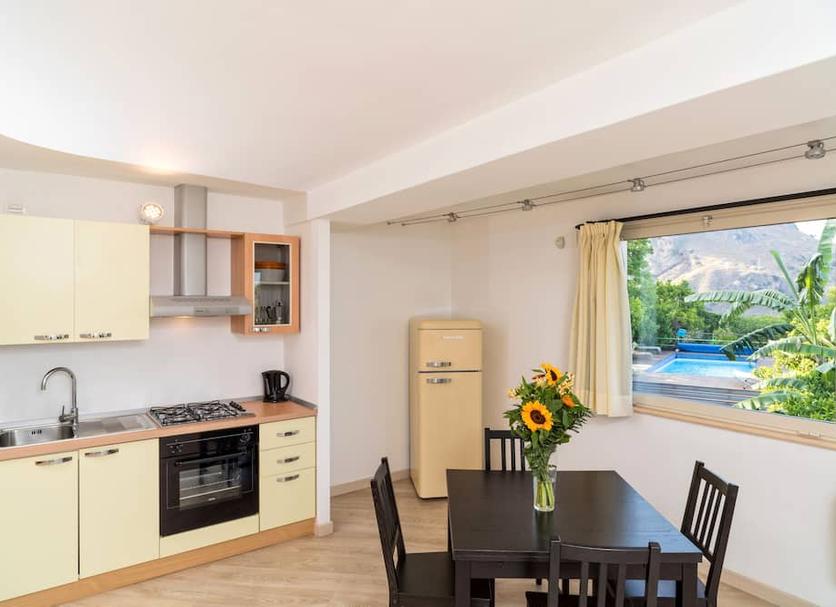 Kitchen Photo