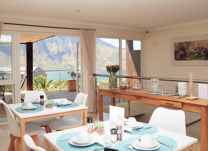 Dining room Photo