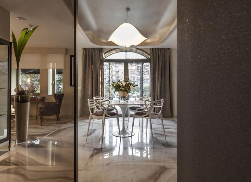 Dining room Photo