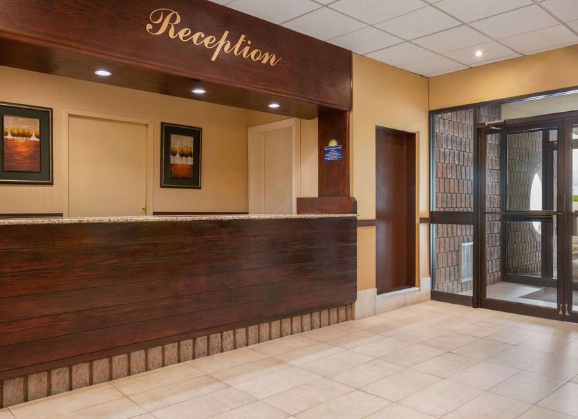 Front desk Photo