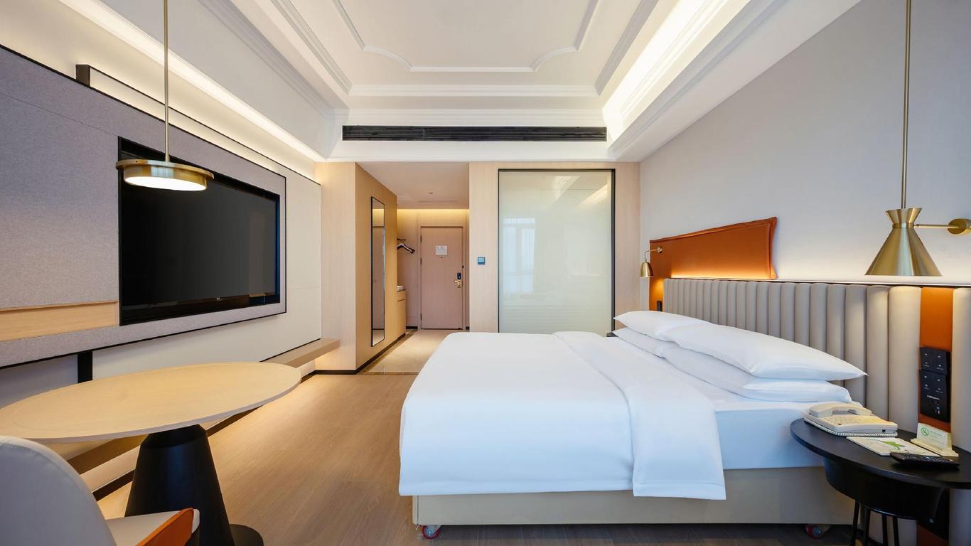 Vienna International Hotel Wuhan Yangtze River Second Bridge Hankou Riverside