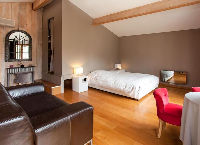 Bedroom Photo