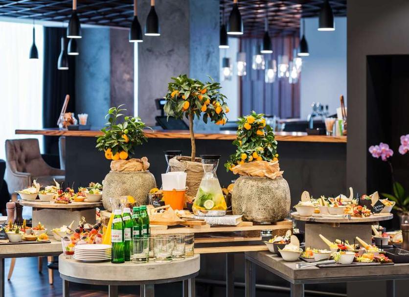 Buffet Photo