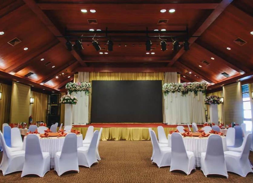Banquet hall Photo