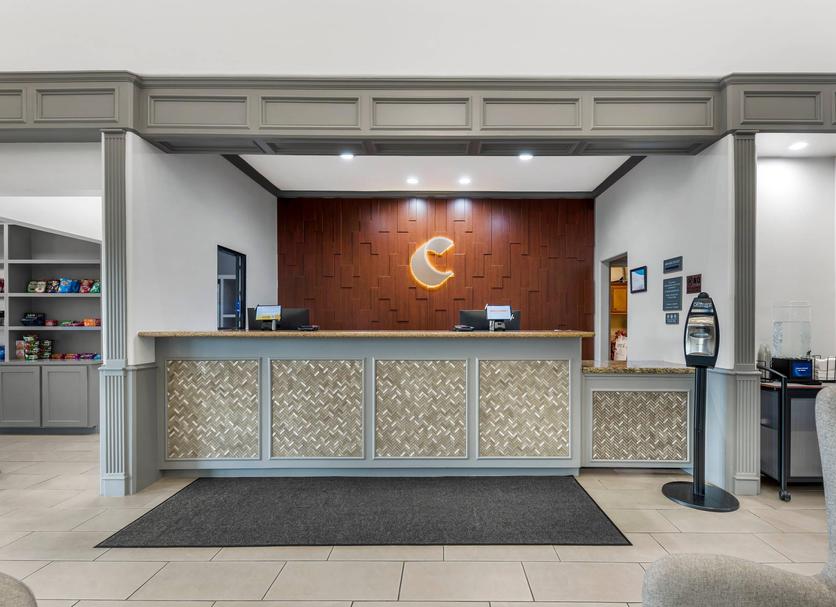 Front desk Photo