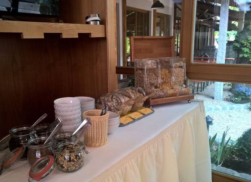 Buffet Photo