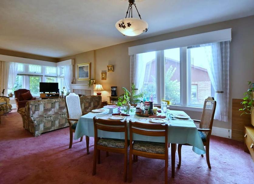 Dining room Photo