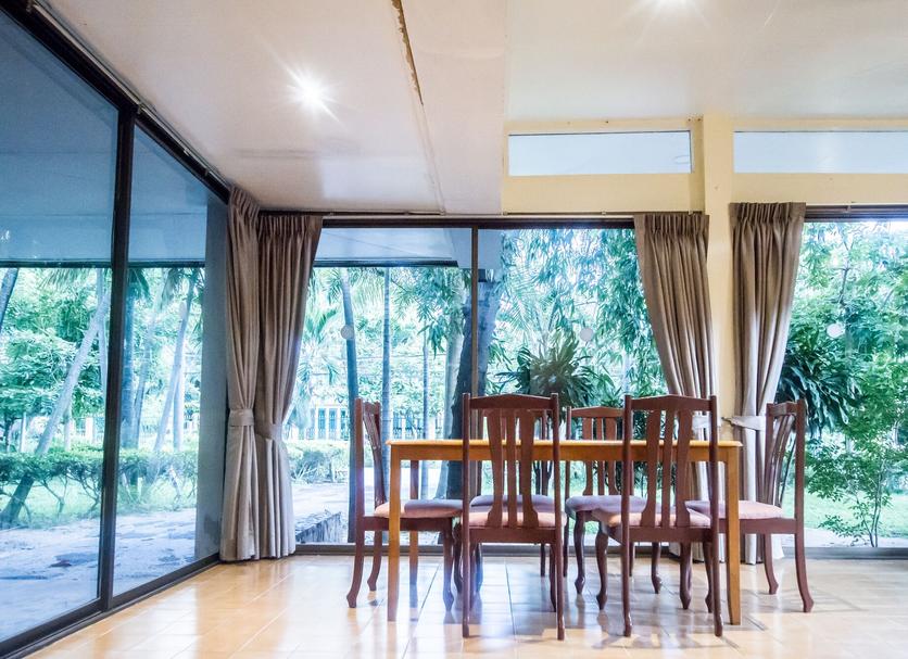 Dining room Photo