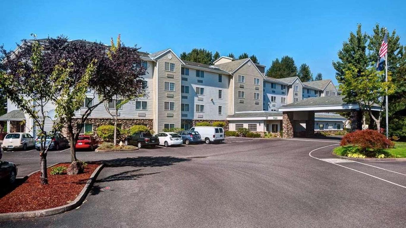 Country Inn & Suites by Radisson, Portland Air, OR