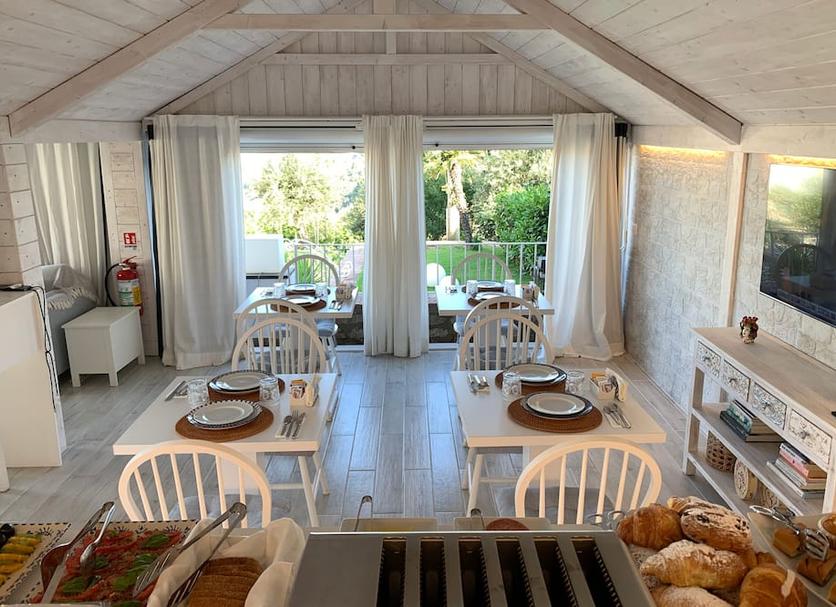 Dining room Photo