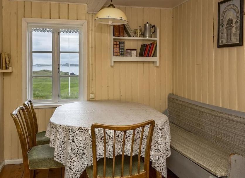 Dining room Photo