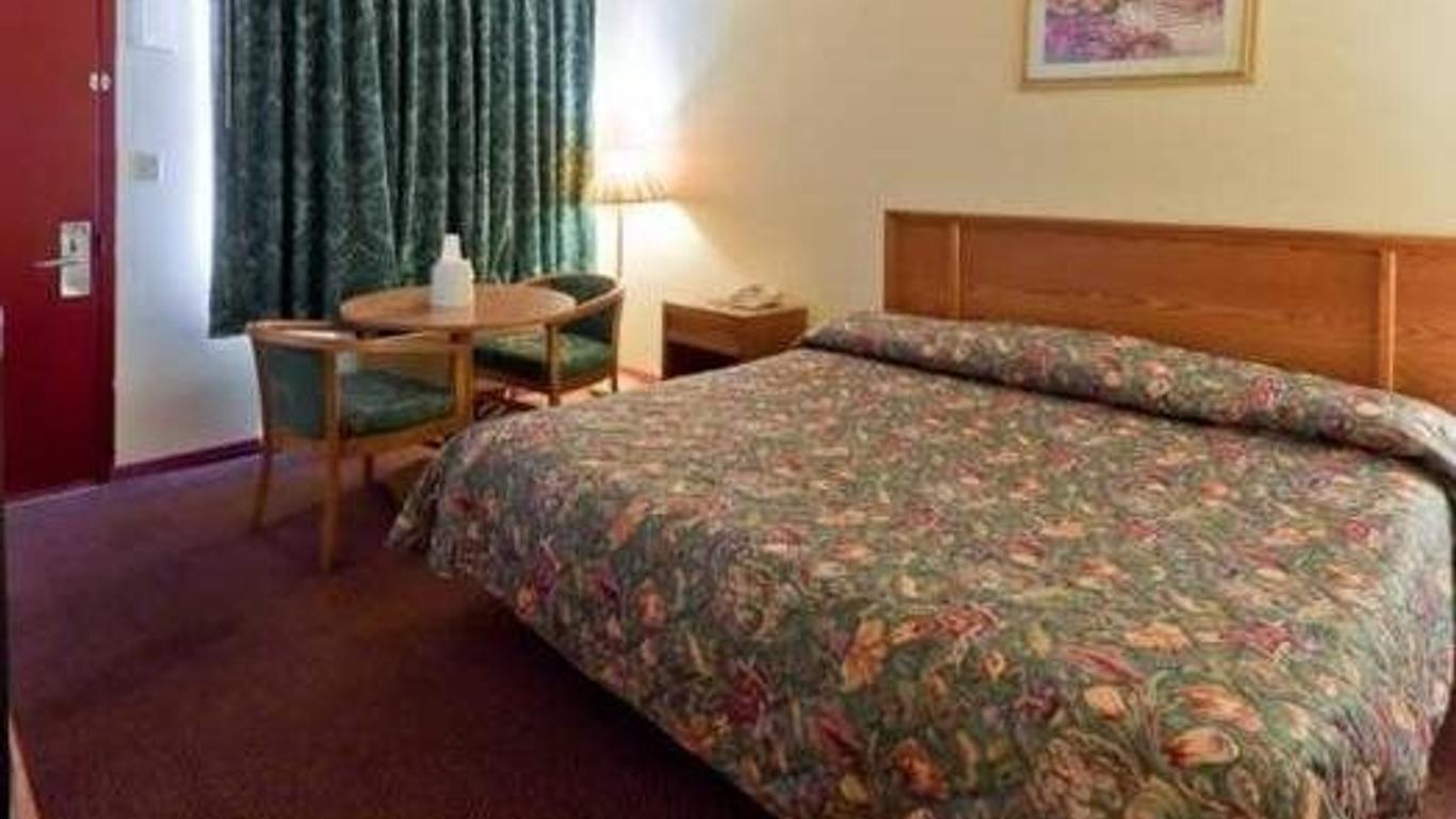Budget Inn and Suites