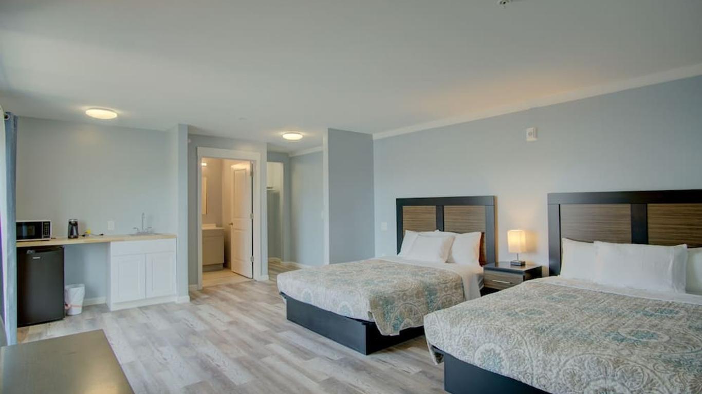 Dhimas Bayview Suites