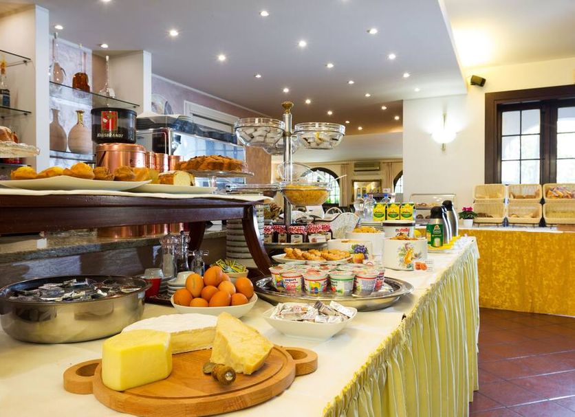Buffet Photo