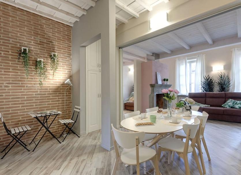 Dining room Photo