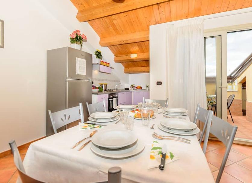 Dining room Photo