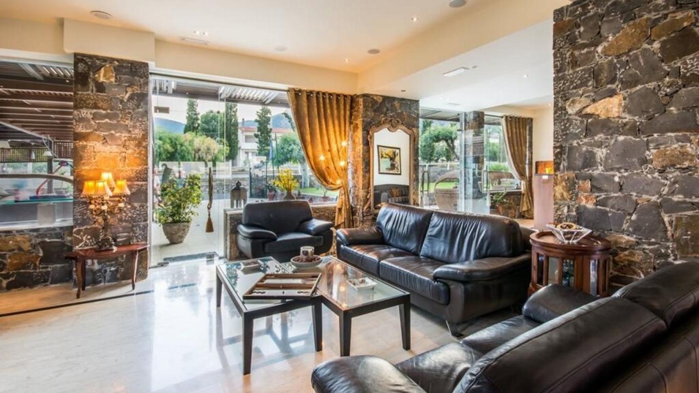 Dias Luxury Studios & Apartments