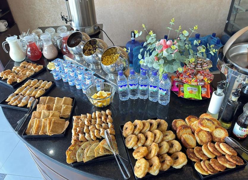 Buffet Photo