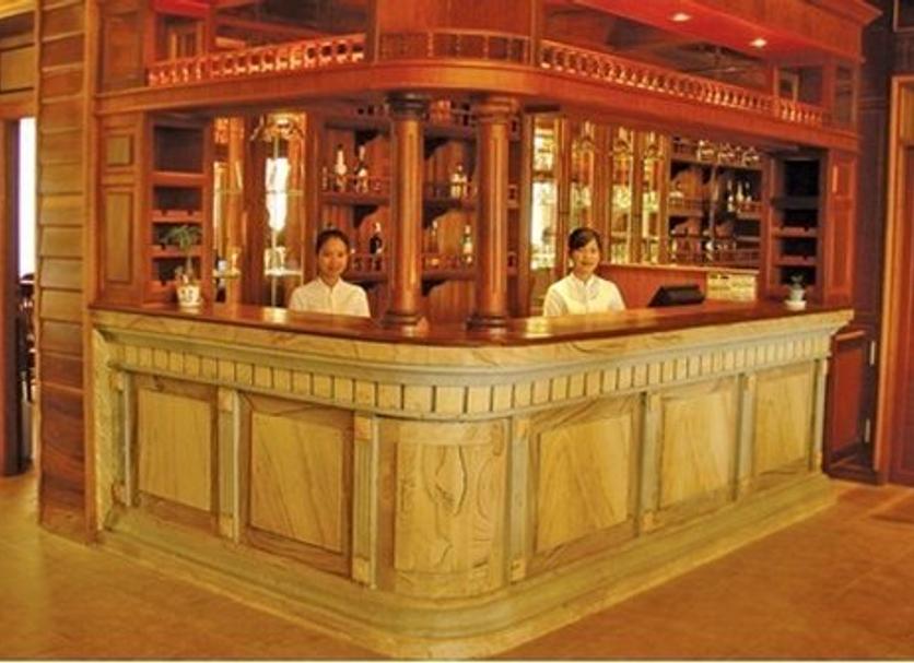 Bar Photo