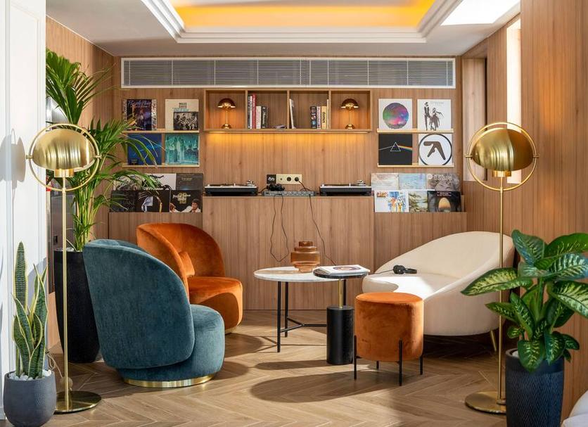 Lounge Photo