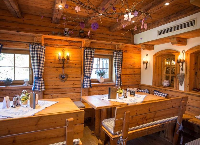 Dining room Photo