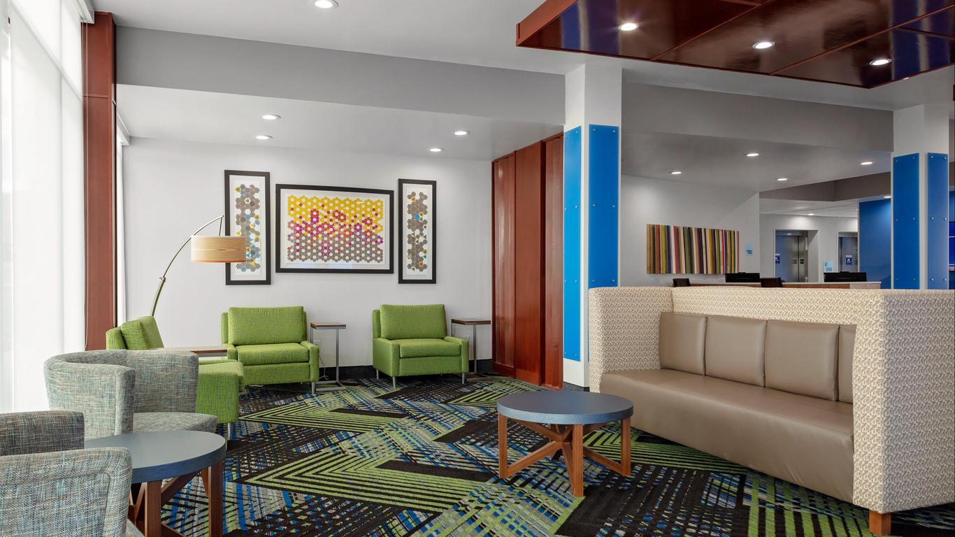 Holiday Inn Express & Suites El Paso North By IHG