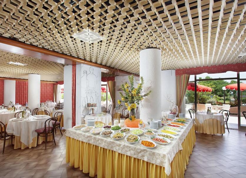 Buffet Photo