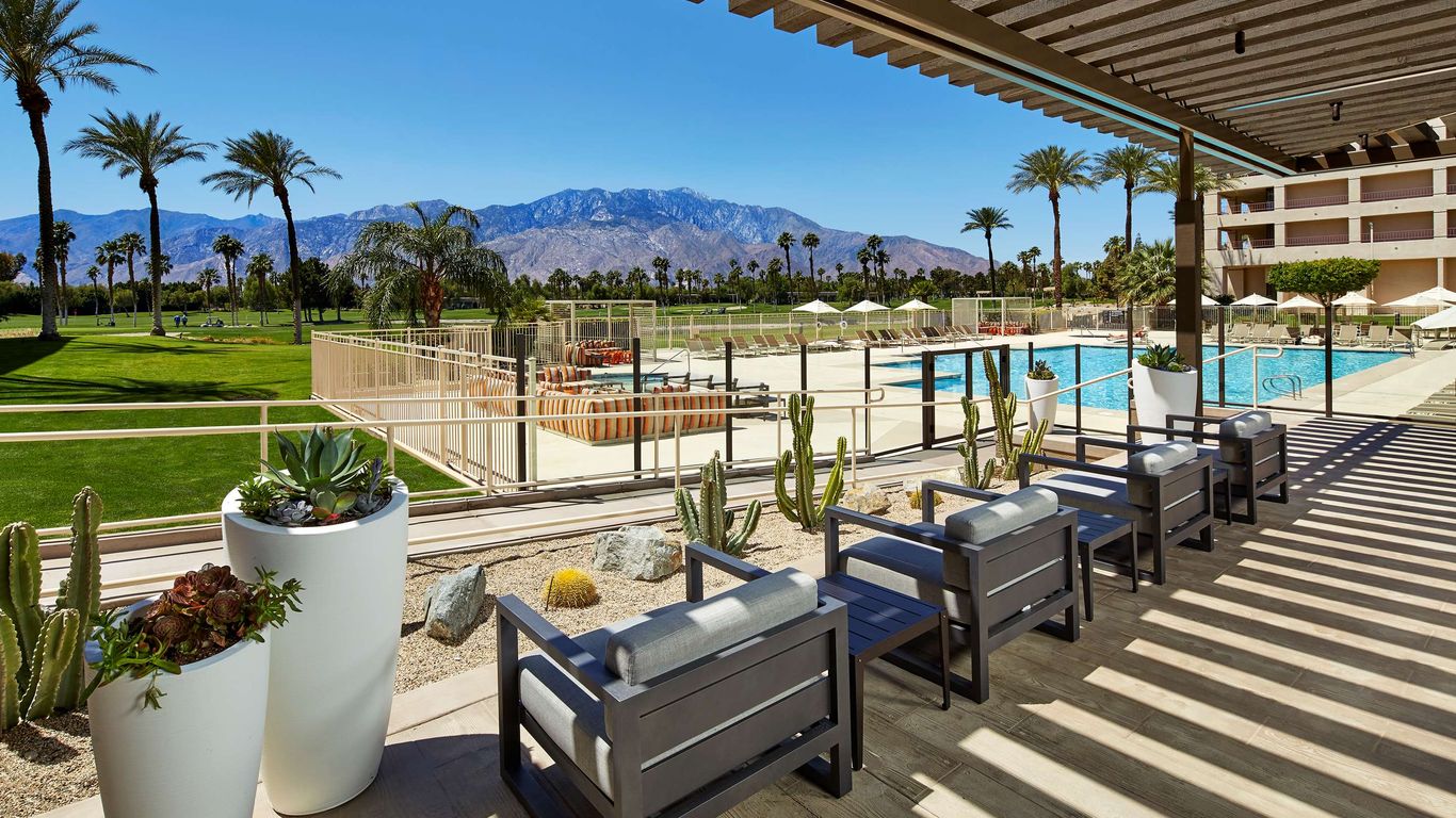 Located in the heart of the coachella valley, we offer easy access to shopping, dining, golf, downtown cathedral city, and downtown palm springs. DoubleTree by Hilton Golf Resort Palm Springs from 98. Cathedral City
