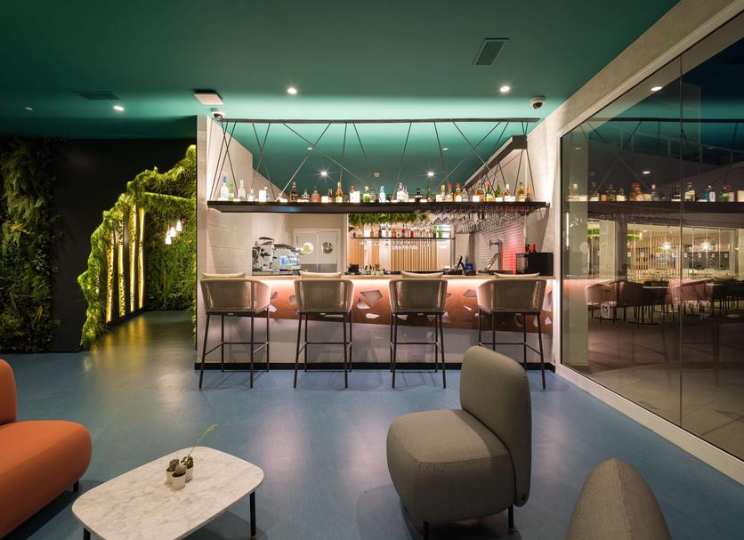 Bar Photo