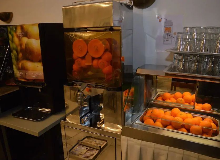 Buffet Photo