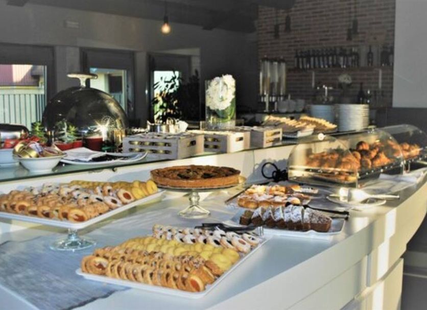 Buffet Photo