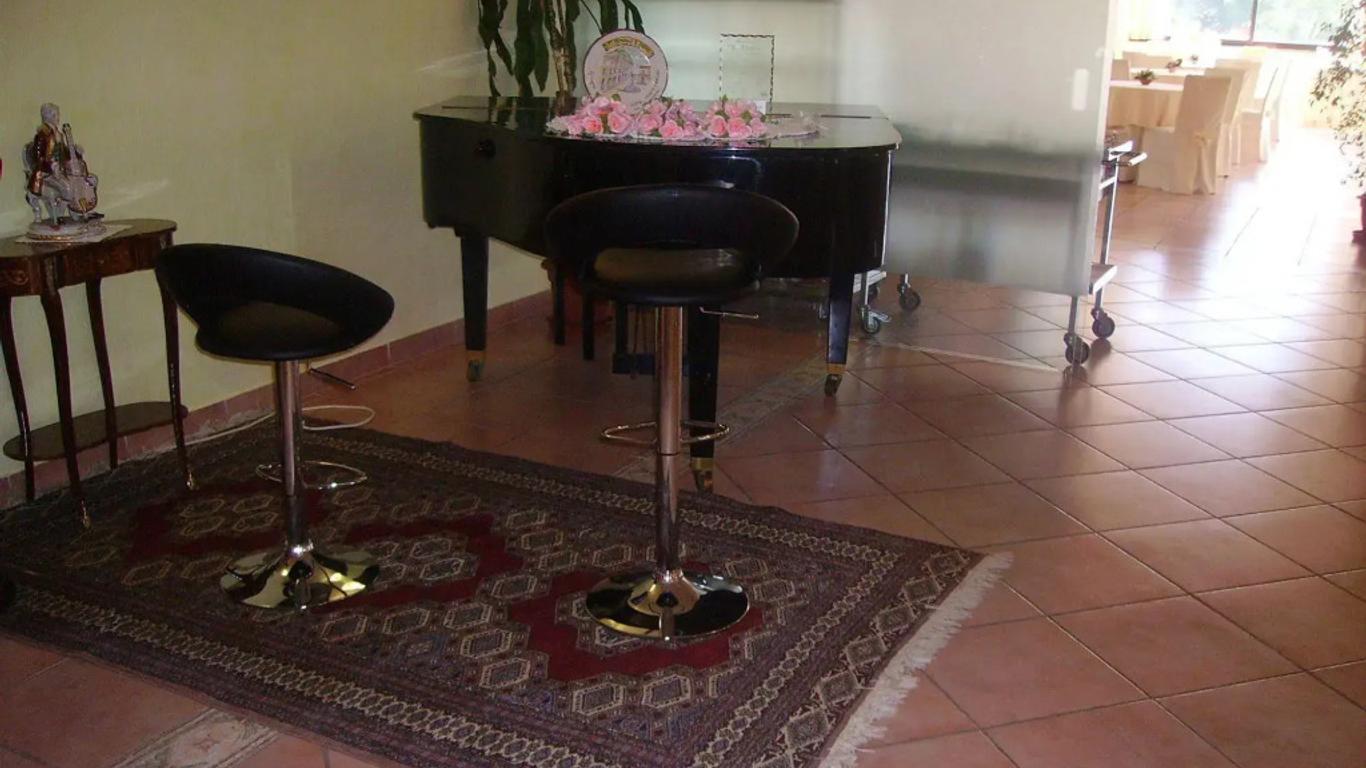 Hotel Diecimare