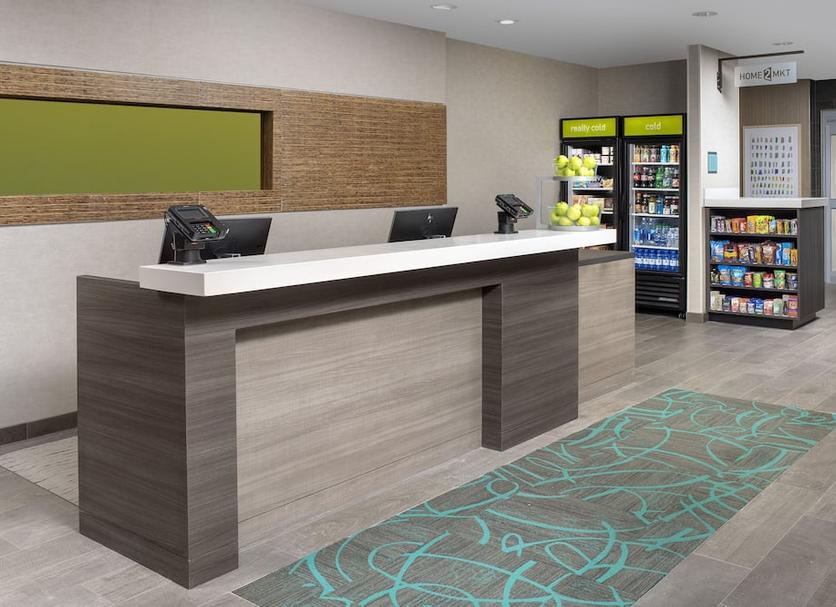 Front desk Photo